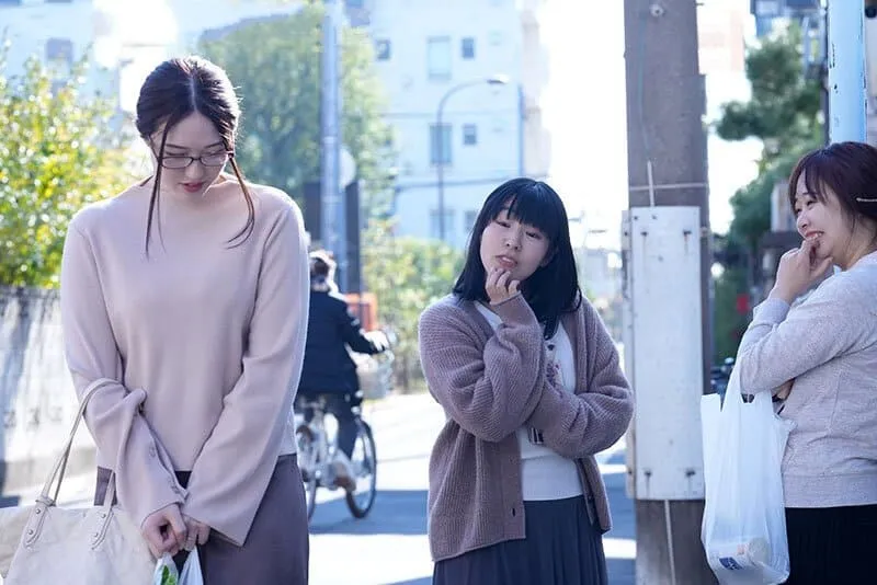 Trả thù mấy mụ nhà sát bên thường xuyên nói xấu bằng cách “cướp người chồng ả ta”